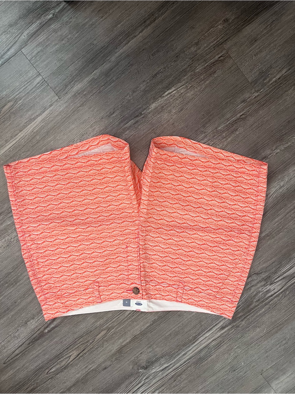 Old Navy Coral, Blue, and White Printed Women’s Shorts (Set of 3) - Picture 4 of 4
